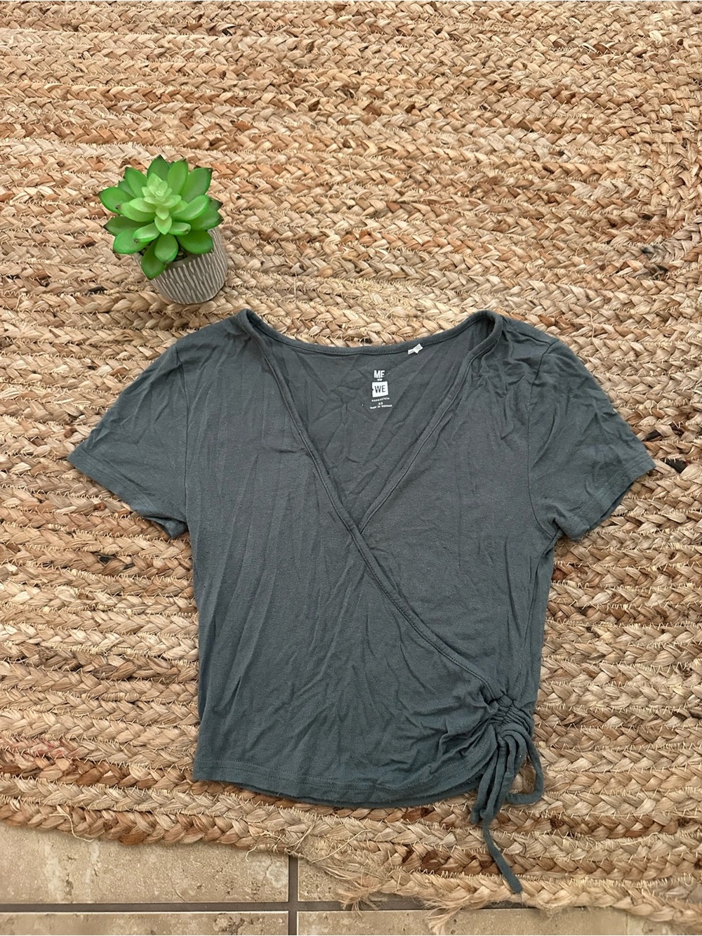 CROP WRAP TOP